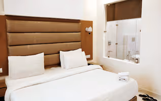Noida Sector-27 Serviced Apartments