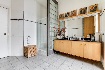 REDEFINING LUXURY OF HAUSSMANN ERA-300M2 LOUVRE ELEGANCE