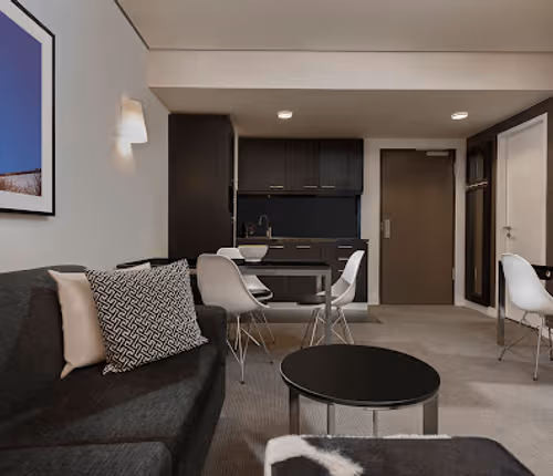 Spandauer Brucke Family Apartment