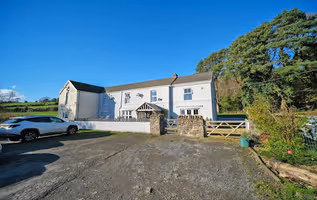 5-bed farmhouse & Gym - Pets welcome & Parking
