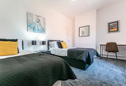 Spacious 3 Bedroom (Leigh)