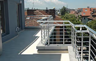 Cleves Cherkovna Apartments