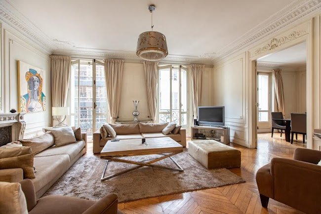A 220SQM HAUSSMANN JEWEL ON THE CROWN OF CHAMPS ELYSEES
