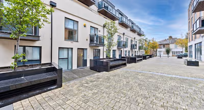 Surbiton Three Beds with Balcony