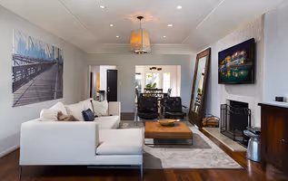 Sunset Plaza Apartments