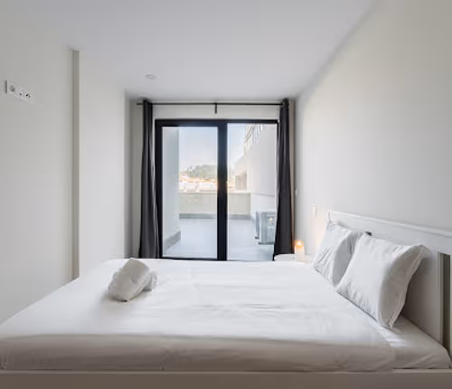 Sleek Monochromatic Apt in Bonfim