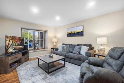 Naperville- Woodview Ln