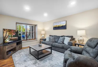 Naperville- Woodview Ln