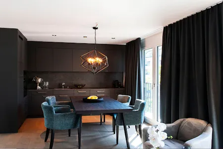 Cosmopolitan service apartment
