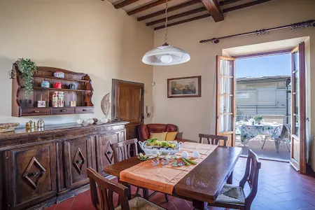 220M2 WITH GARDEN&TERRACE FOR SCENIC TUSCAN VIEWS