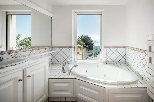 STUNNING VILLA IN GRIMAUD PANORAMIC SEAVIEWS