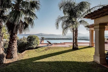 STUNNING VILLA IN GRIMAUD PANORAMIC SEAVIEWS