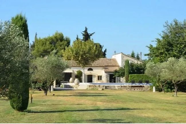 A Cozy Luxury Villa in Eygalieres