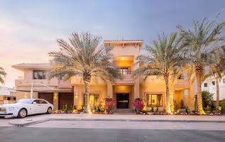 Frond O 6 BR Villa with Private Beach