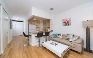 Hanover Square Apartment