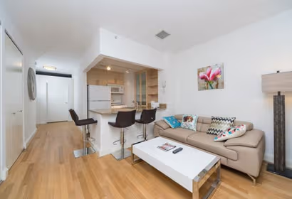 Hanover Square Apartment