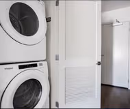 De Longpre Ave Serviced Apartments