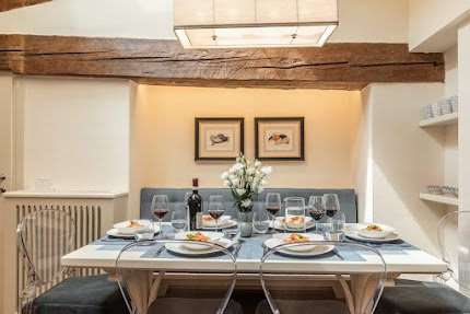 TOP FLOOR STUNNING APARTMENT ON THE BANKS OF ARNO