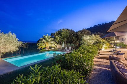 EXCEPTIONAL 320M2 BASTIDE OVERLOOKING THE GULF OF ST TROPEZ