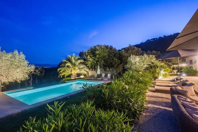 EXCEPTIONAL 320M2 BASTIDE OVERLOOKING THE GULF OF ST TROPEZ