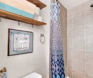 Lovely Bi-Level Apt