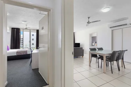 Lake Street Serviced Apartments