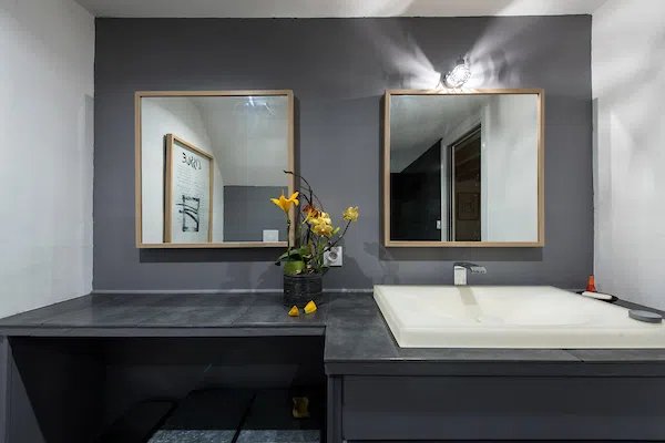 An Artsy and Elegant Villa Retreat in Tarascon