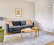 Elk Grove Ave Apartment