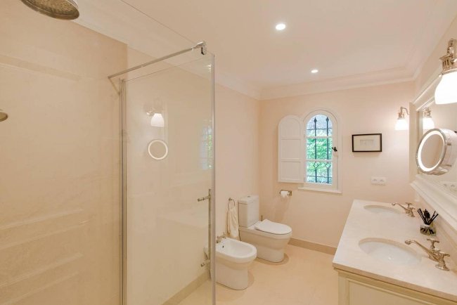 Sensational Luxury Villa Near Antibes