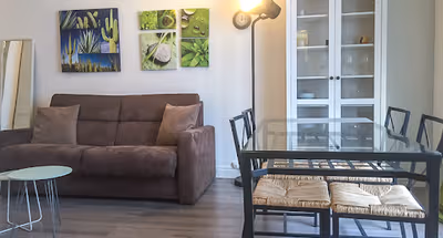 Grandes-Carrières Serviced Apartment