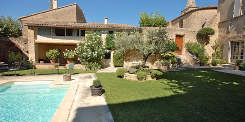 A Luxurious French Villa in a Picturesque Provencal Village