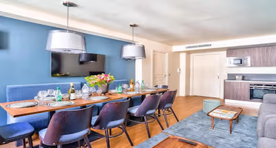 A PARISIAN SECRETE IN 2EME WITH UNIQUE AND OBSOLETE CHARM