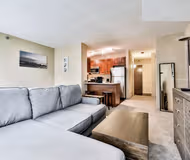 W Washington St. Serviced Apartment