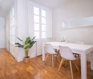 Bright Central Serviced Apartment