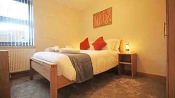 Stylish Central Chester Apartment - Free Parking