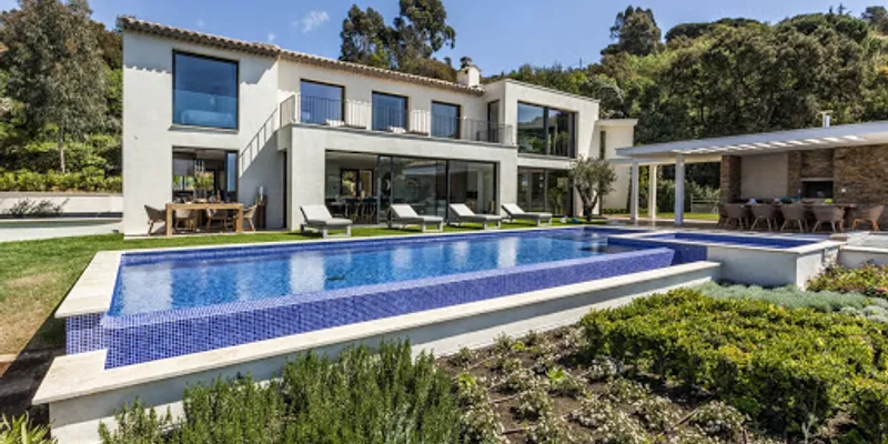 Luxury Villa With Stunning Ocean Views Over Cote D'Azur