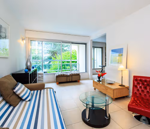 Living area at Trocadero Serviced Apartment, Champs Elysees