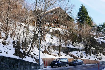 A Traditional Alpine 240 sqm Chalet in Central Gstaad