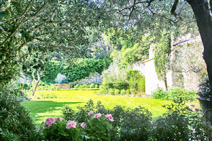 A Beautifully Restored Family Villa in Avignon