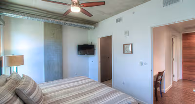 W Portland St Apartment