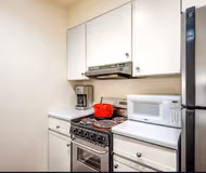17th St NW Serviced Apartments
