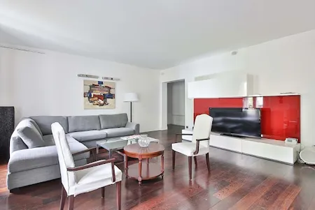 200 SQM HAUSSMANNIAN LUXURY CHAMPS ELYSEES