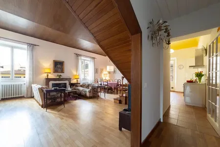 180M2 OVERLOOKING THE ARNO- PRIVATE TERRACE