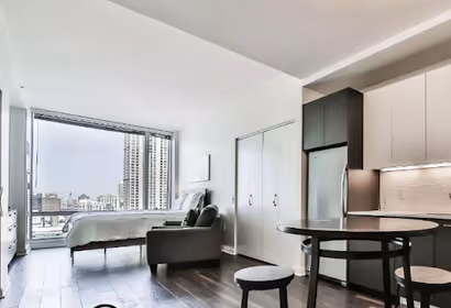 W Wacker Dr Serviced Apartment