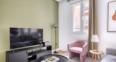 Av. de los Toreros Apartment