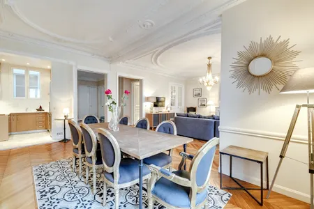 Dining space at Liege Serviced Apartment, Champs Elysees