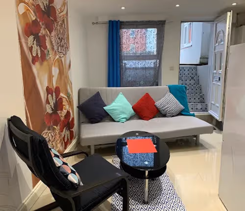 Hatter Suite living room