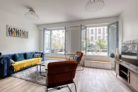 WITH A SPANNING PRIVATE TERRACE, A SUBLIME LUXURY NEAR EIFFEL TOWER