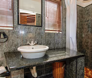 Clinch Crescent St Serviced Apartment