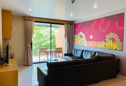Phrabaramee Road Serviced Apartment